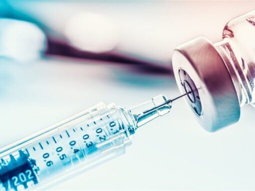 الكشف عن “السبب المبدئي” لجلطات لقاح كورونا